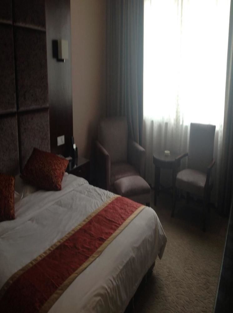 Chengdu Ronghome Hotel Exterior photo